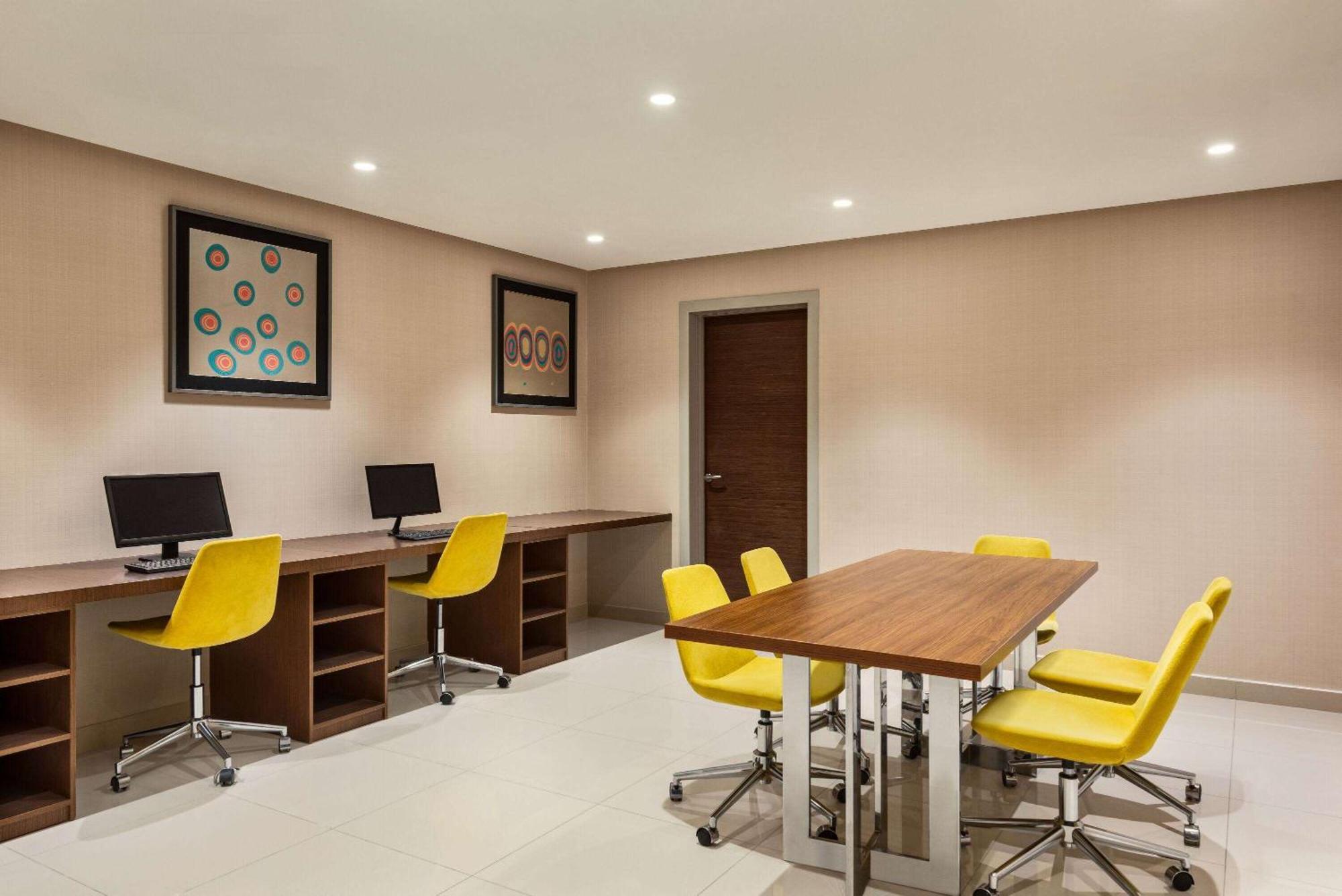 Ramada By Wyndham Makkah Zad Al Tayseer Mecca 外观 照片